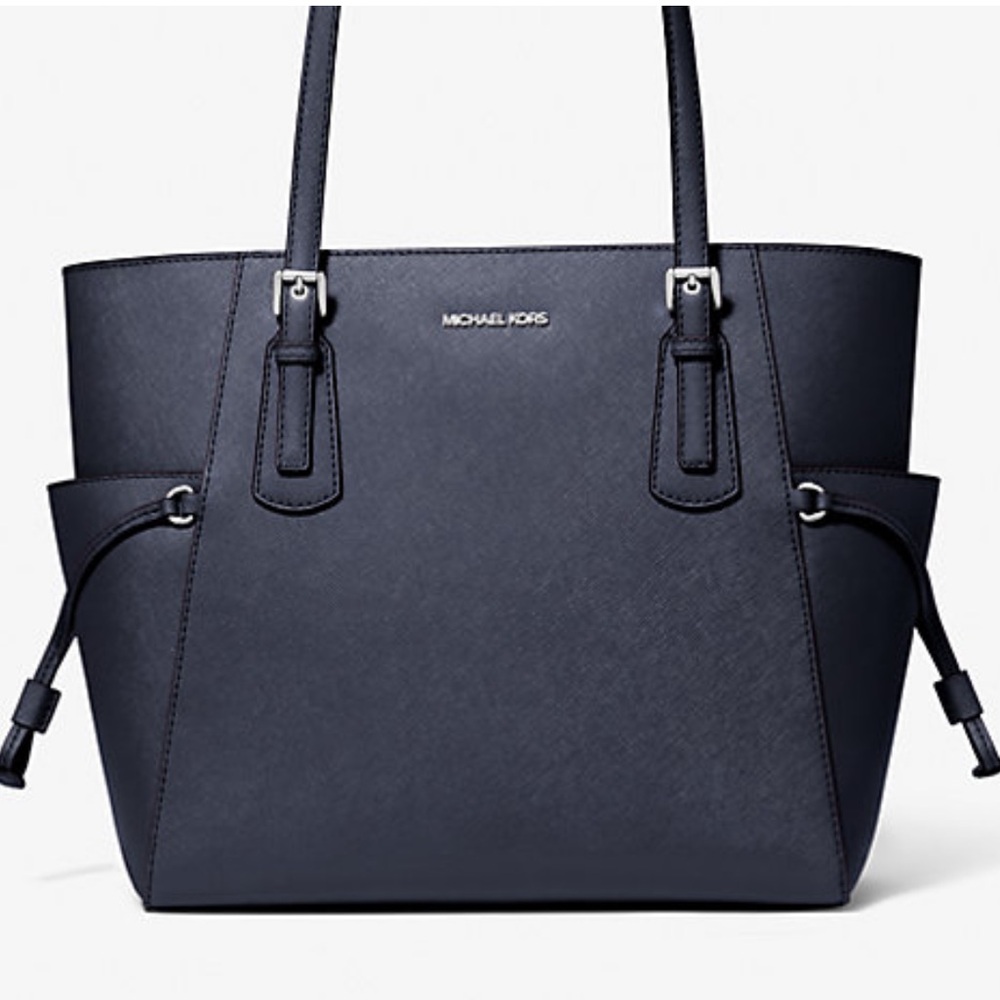Michael Kors Voyager Large Saffiano Leather Tote Bag
Navy
NWT - Picture 1 of 16